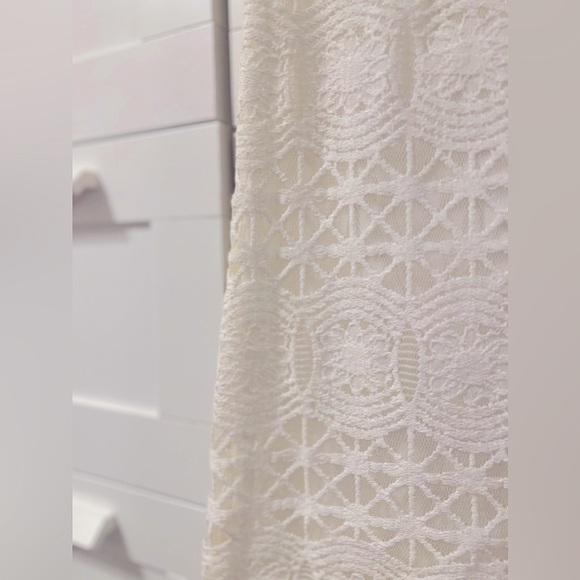 Lulu’s White Lace Shift Dress - Picture 8 of 9